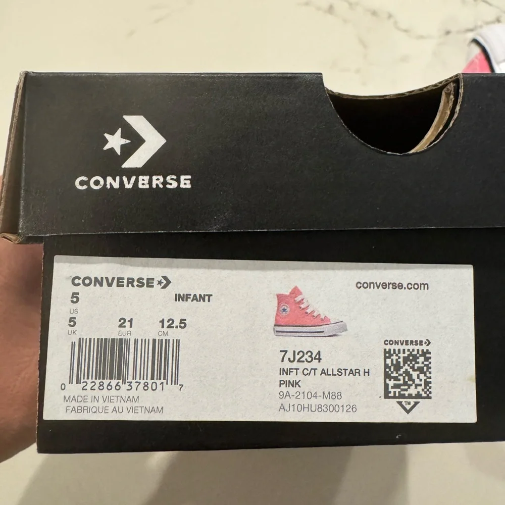 Converse vibrant pink